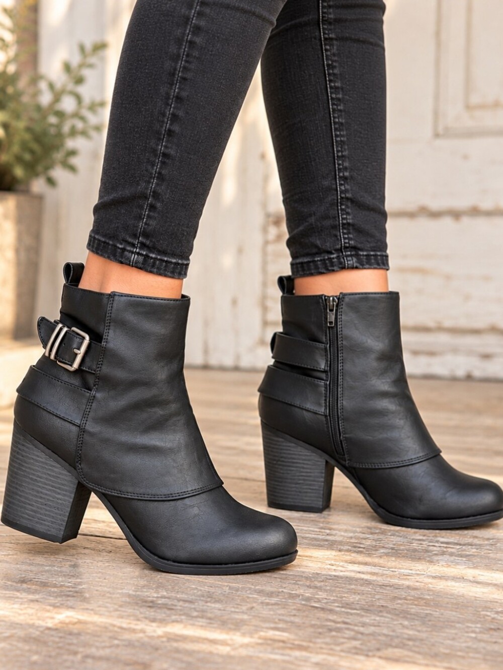 American Rag Lilah Y2K Moto Chic Buckle Chunky Block Heeled Ankle Boots 10.5M